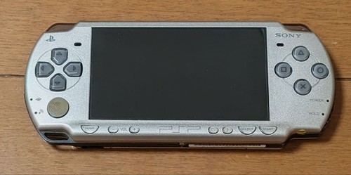 Psp 2000 crisis core final - crisis,